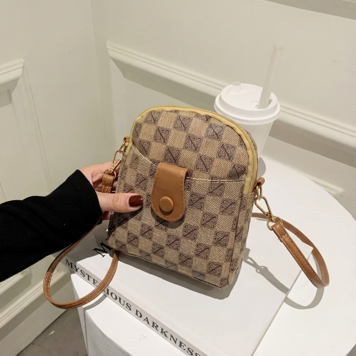 2026 New Spring/Summer Printed Vertical Large Capacity Simple Fashion Casual Lightweight Women's Crossbody Phone Bag