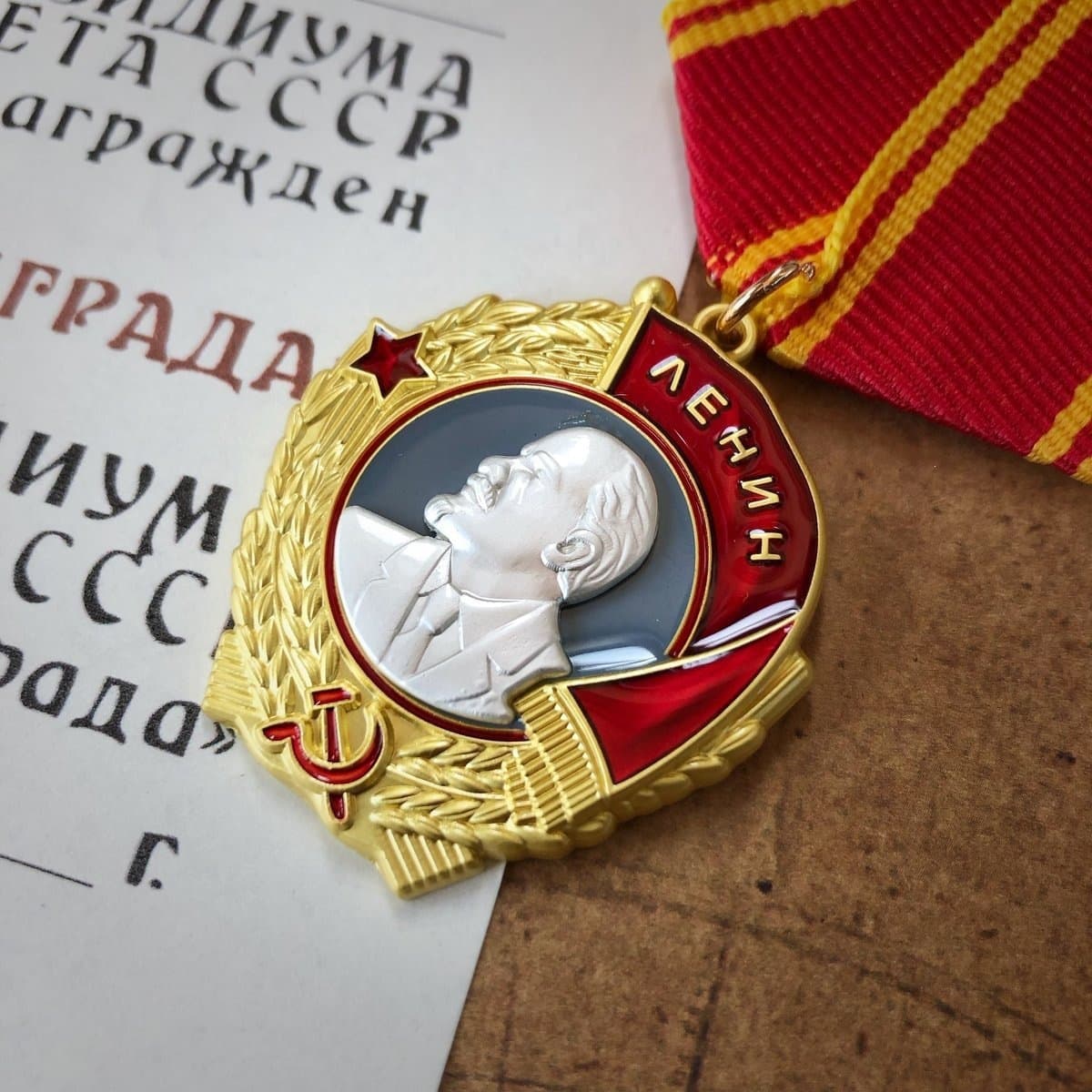 Spot Soviet Order of Lenin CCCP Badge Red Flag Medal World War II Patriotic Medal Russian Badge Pendant