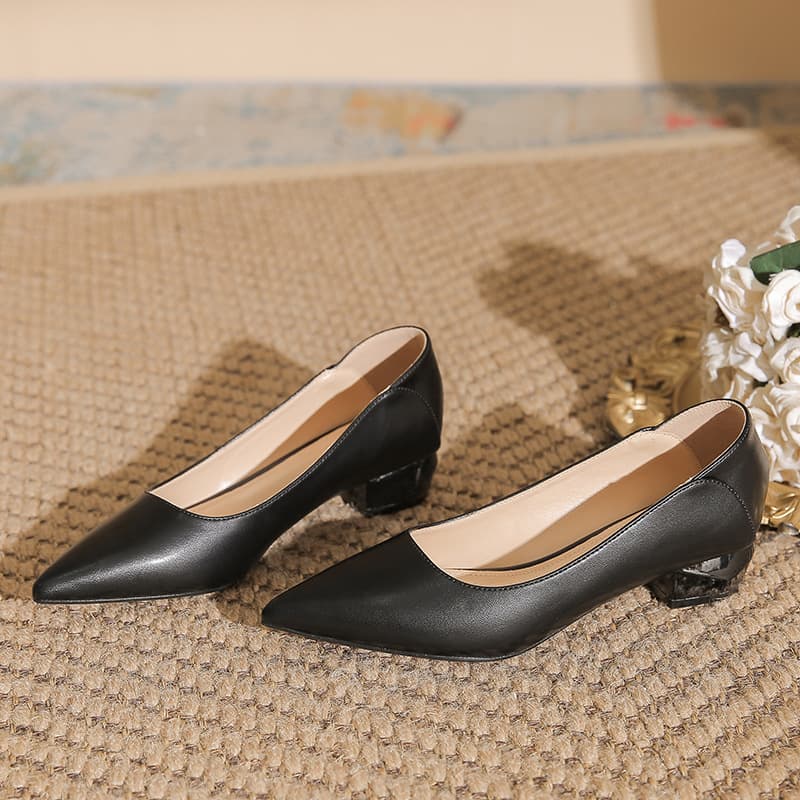 Soft Leather Professional Women Shoes 2026 New Shallow Mouth Pointed Toe Chunky Heel Flats Non-Tiring Work Shoes Black Formal Leather Shoes