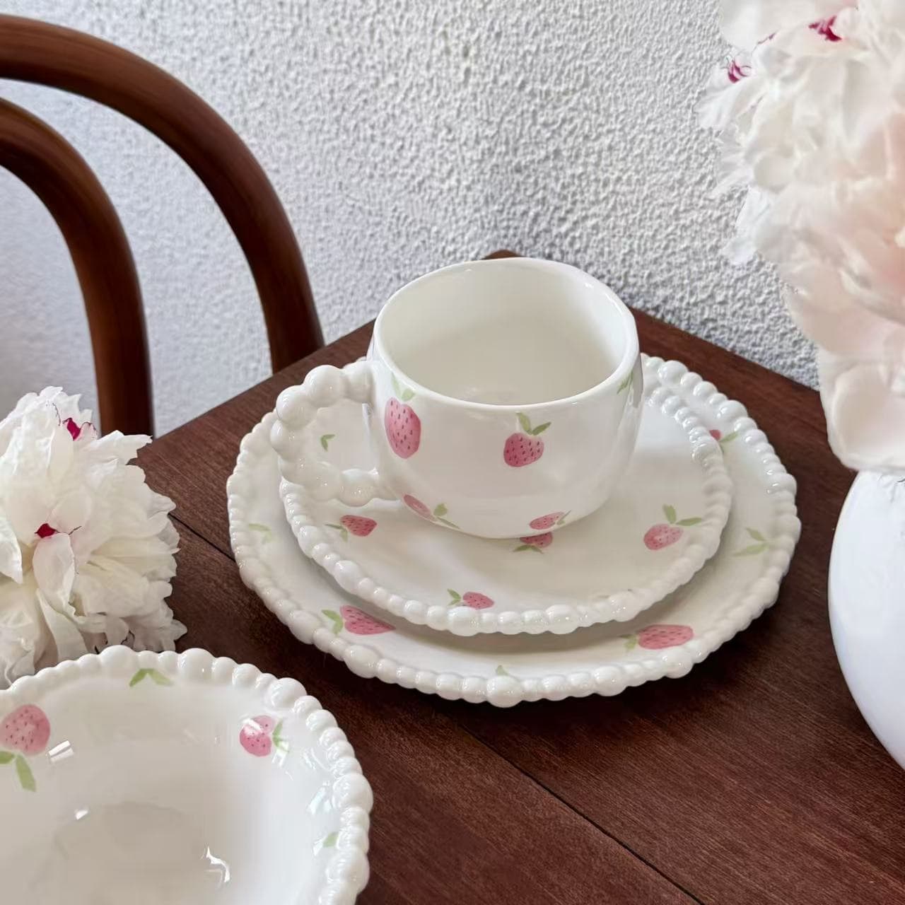 French Relief Sweet Strawberry Beaded Edge Ceramic Coffee Cup and Saucer Soup Plate Girl's Heart Dessert Plate Flat Plate