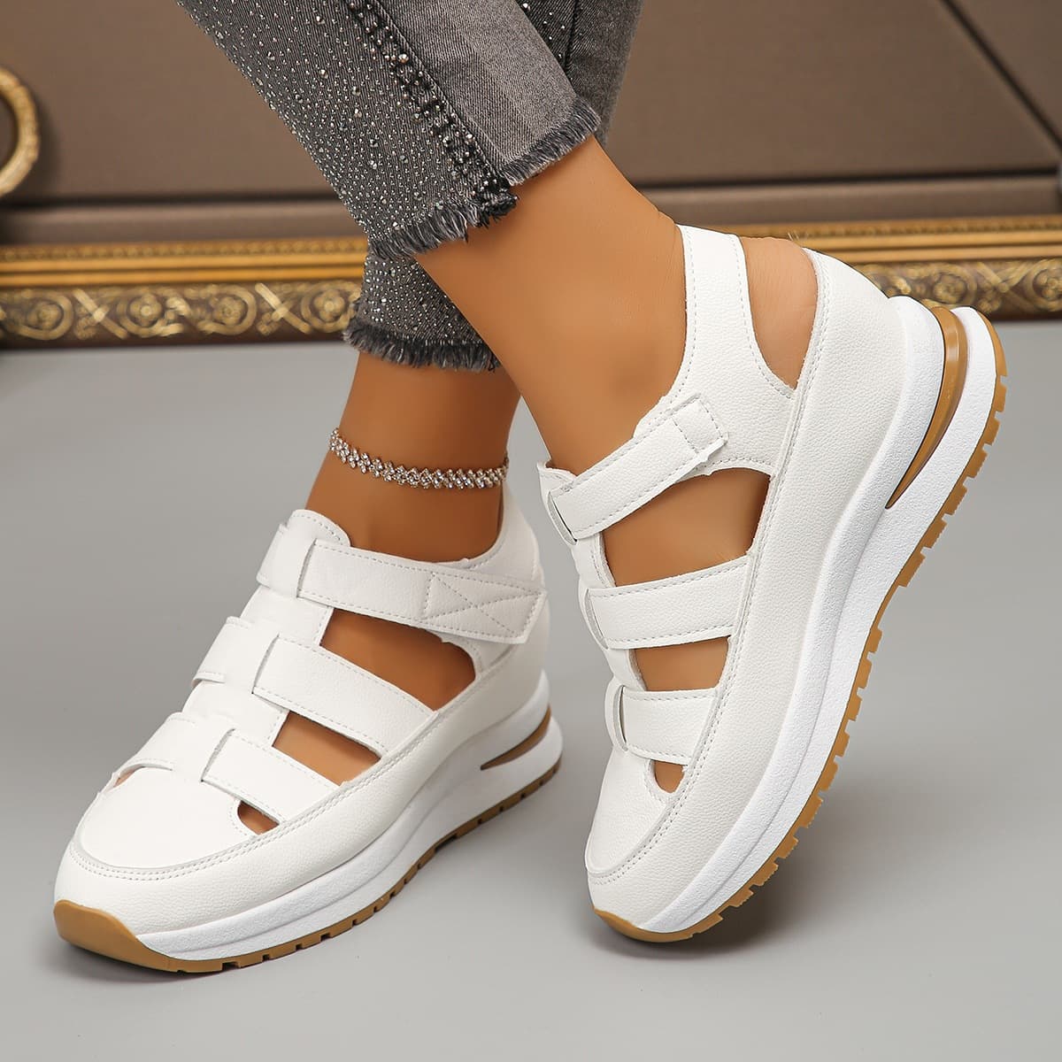 2024 Summer New European and American Roman Velcro Women's Sandals, Large Size Independent Station, Wholesale