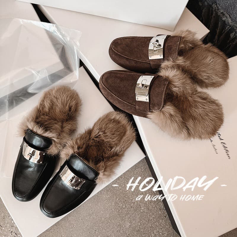 Niche ~ Genuine Leather Closed-Toe Mule Shoes for Women 2025 Autumn/Winter New Style Warm Rabbit Fur Slippers with Silver Buckle Half-Back Slippers