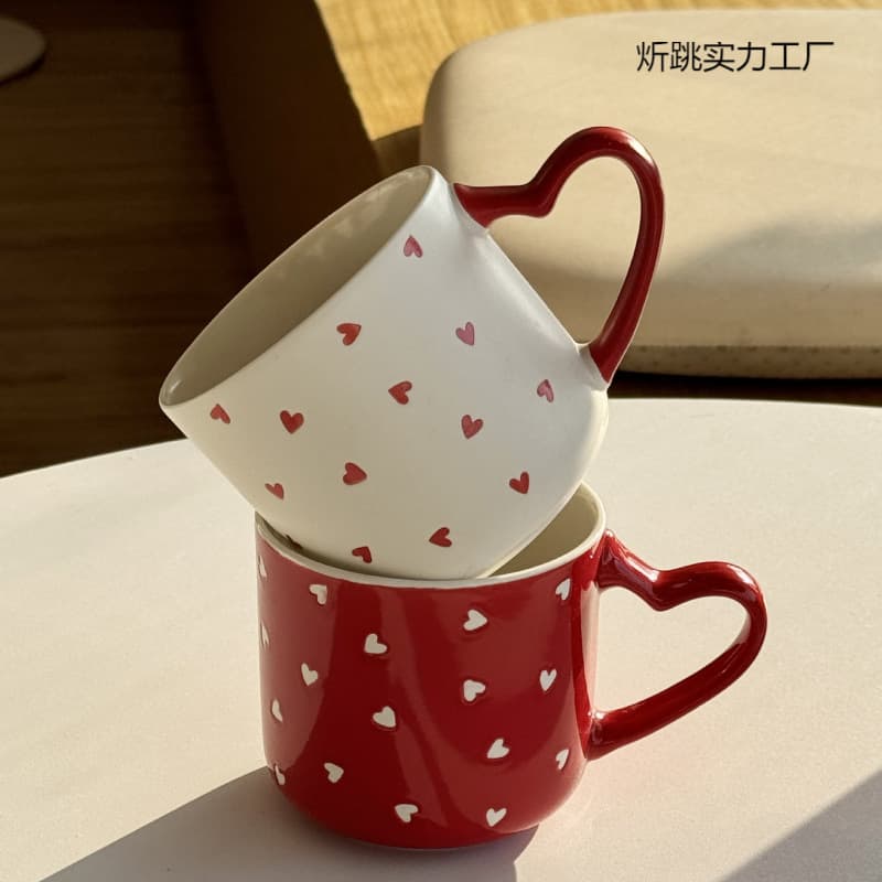 Niche Ins-style hand-painted underglaze ceramic mug, love heart Valentine's Day gift, coffee milk cup