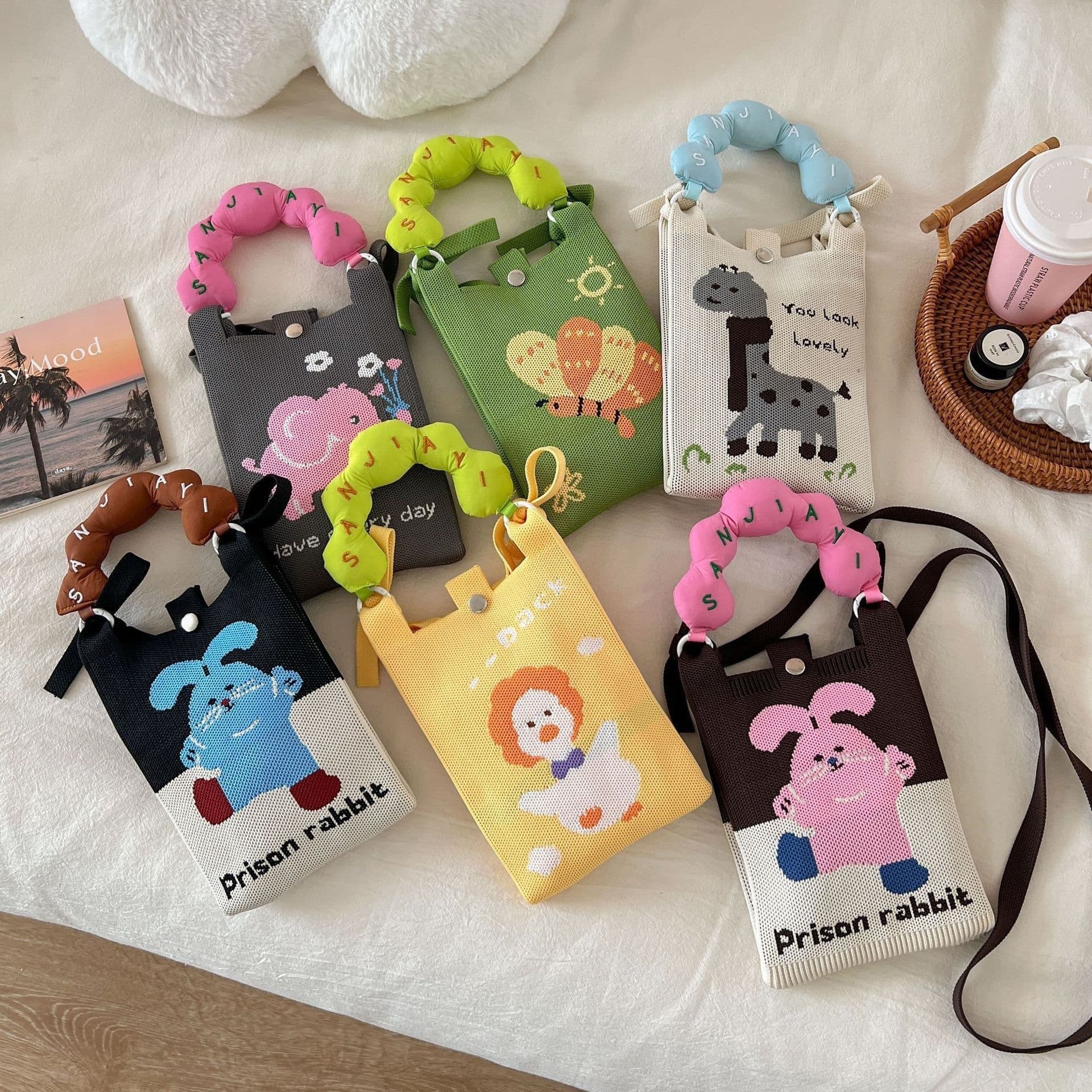 Korean niche design cute cartoon mini knitted phone bag, versatile compact portable commuter crossbody small square bag