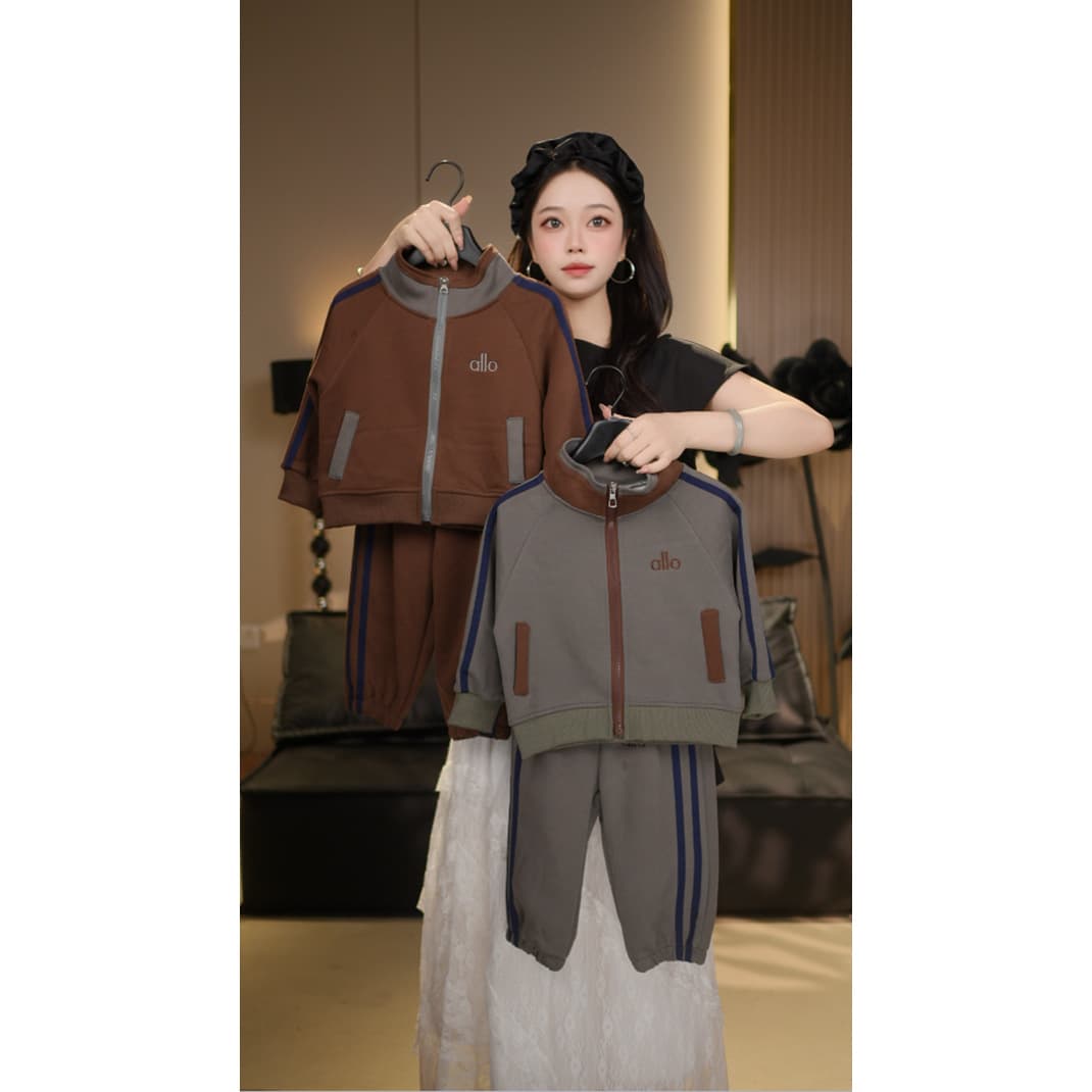 Korean children's sports suit 2025 spring new boy stand-up collar zipper two-piece set Western-style middle-aged and older children's suit