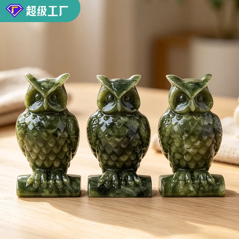 Natural crystal Xiuyu owl carvings, crystal raw stones, polished and carved home decoration crystal ornaments wholesale