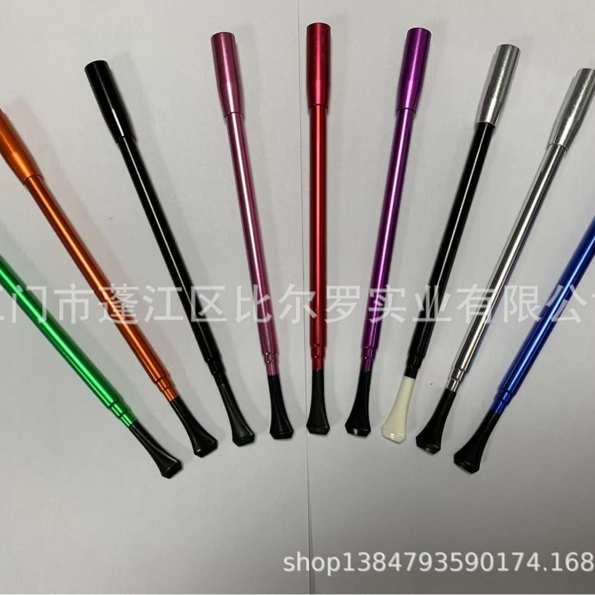 Cross-border Audrey Hepburn metal telescopic pipe retro women's cigarette holder for parties, photo props, and cigarette holders.