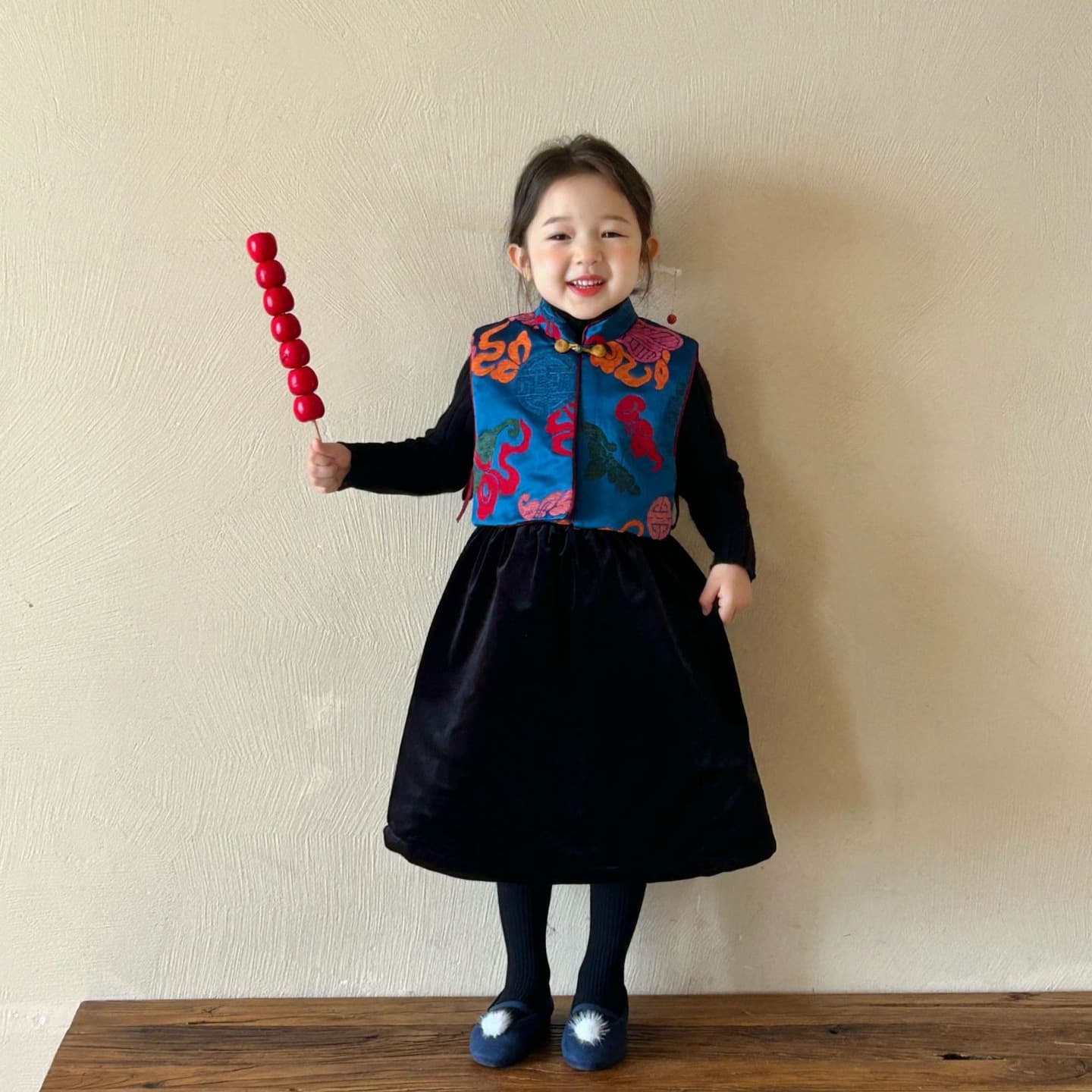 2025 Winter New Children's Clothing - New Chinese Style Children's Clothing - Girls' Colorful Eight-Treasure Gourd Zhang Satin Vest - Tang Suit