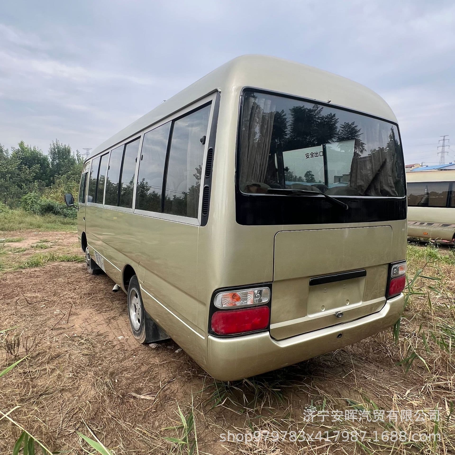 Export Passenger Bus, Small Commuter Tourist Bus, Coaster Gasoline Bus, 19-Seat and 23-Seat Bus