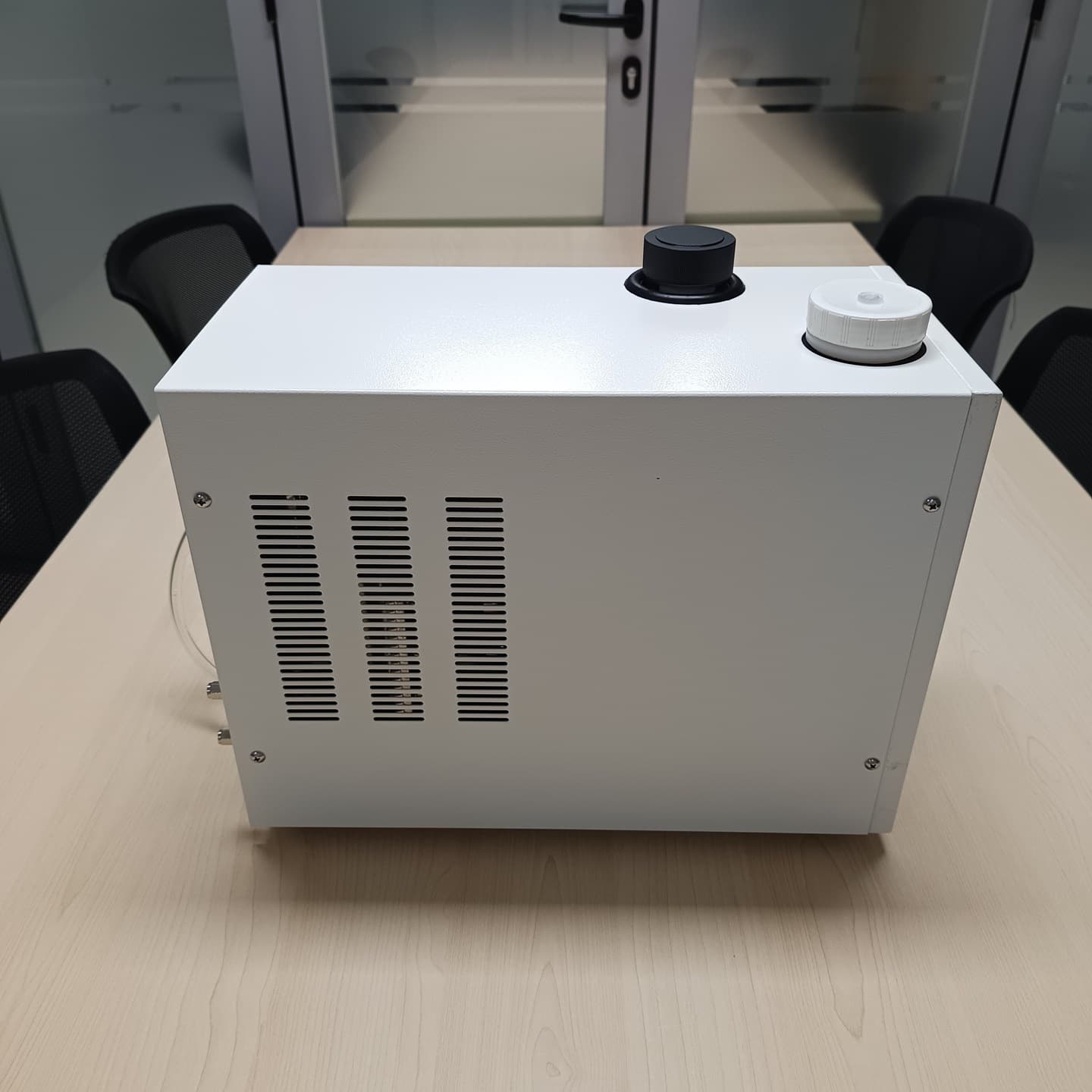 Nitrogen Generator (for Chromatography) Model: M608-AYAN -500MLG Stock No.: M411112