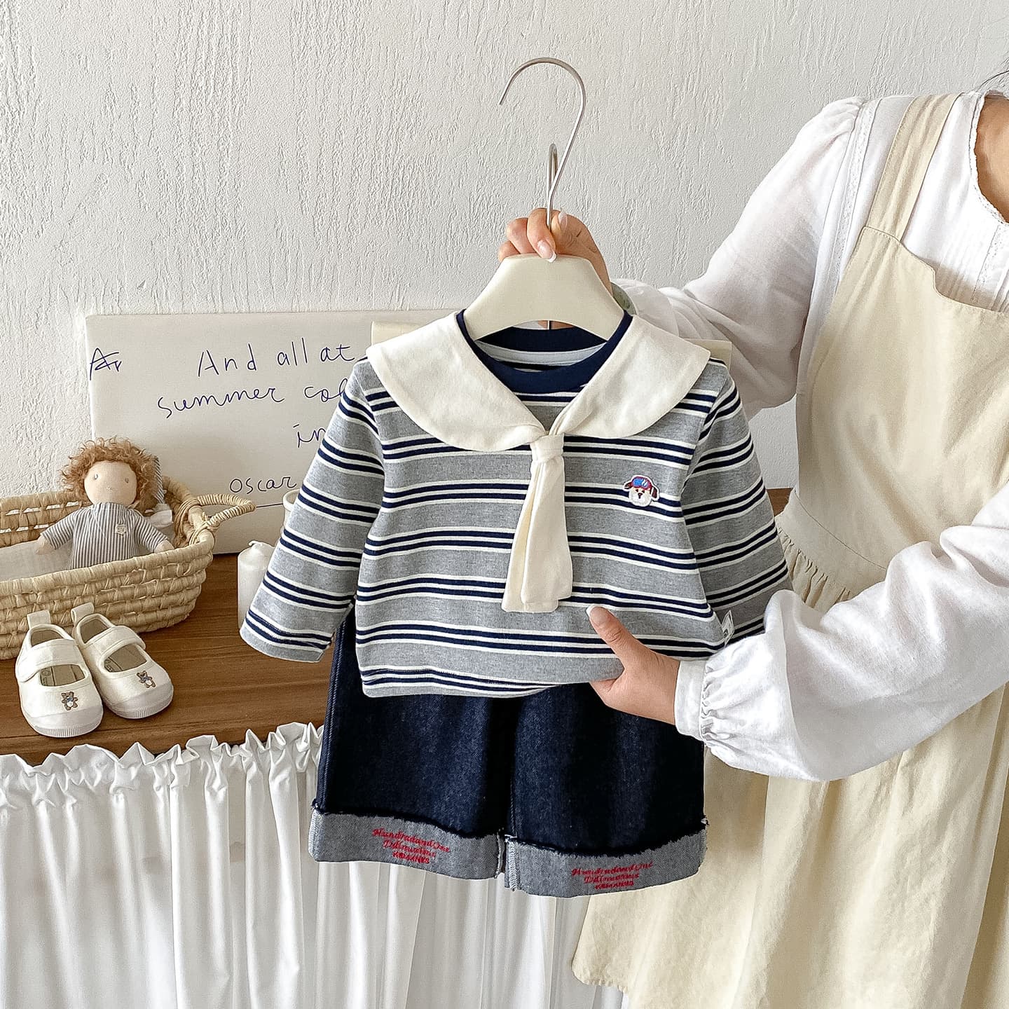 Dianxi baby navy collar shawl striped bottoming shirt baby autumn new foot embroidered jeans two-piece set