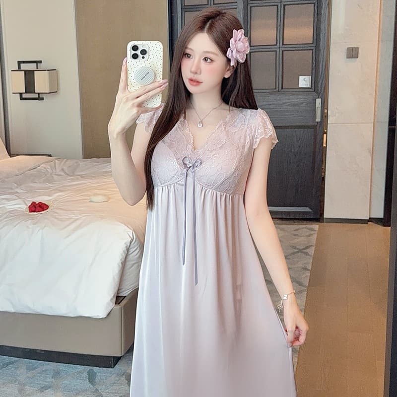Light Luxury Mid-Length Printed Nightgown for Women, Short-Sleeved, Fashionable, with Chest Pads, V-Neck, High-End, Simple Sleepwear
