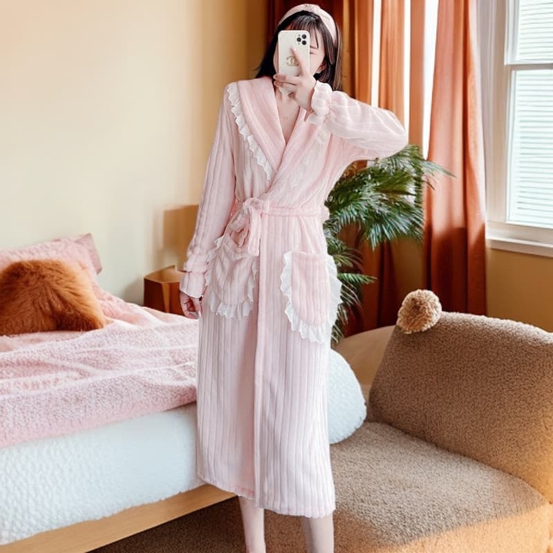 Pink long nightgown women's robe dressing gown pajamas spring and autumn women's autumn and winter lace beauty salon bathrobe