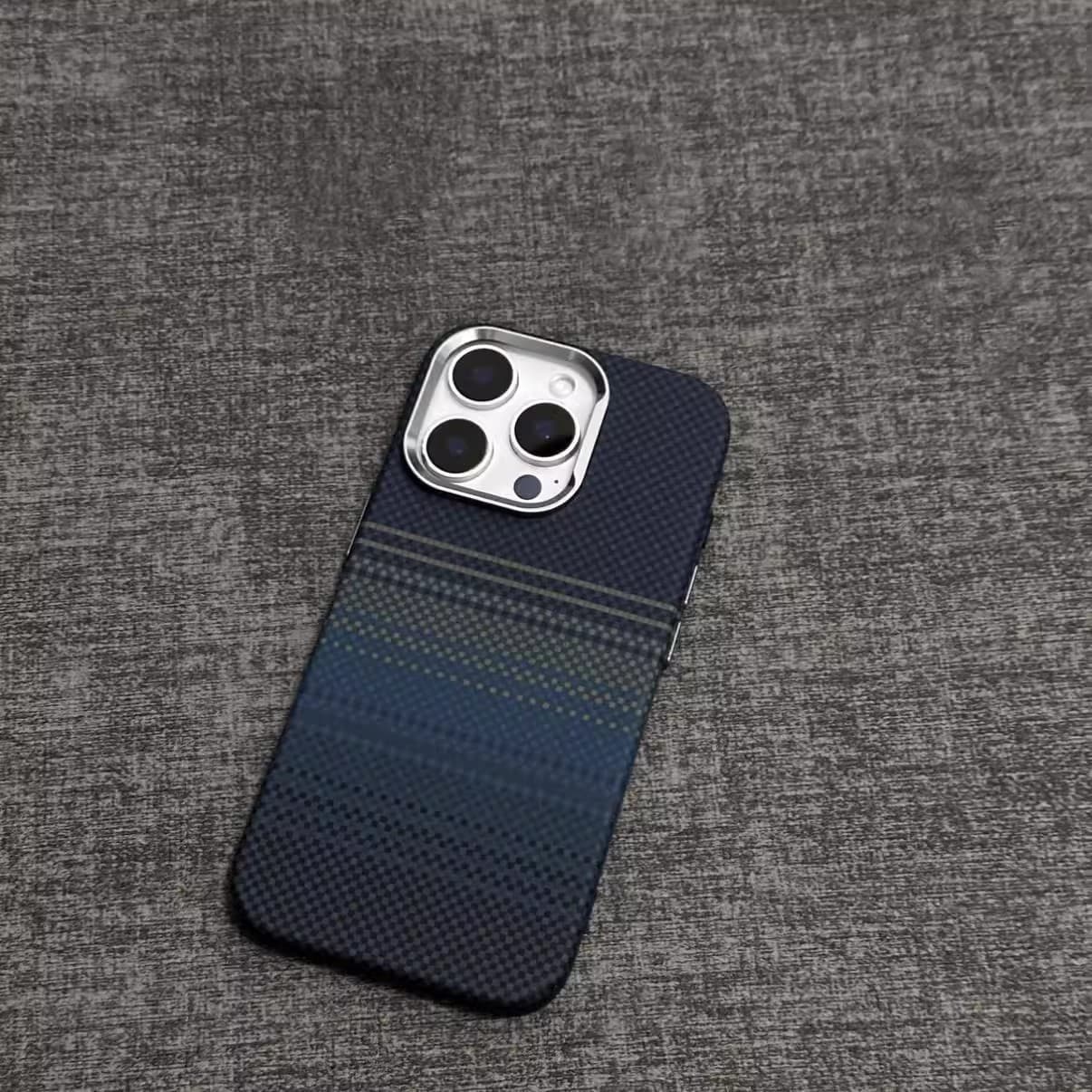 Compatible with iPhone 17 Pro Max Case, Kevlar Texture Magnetic Apple 16 Luminous Magnetic Protective Cover 13