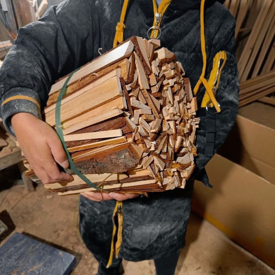 Firewood kindling for outdoor camping, cooking, and heating, pine wood decoration and other uses