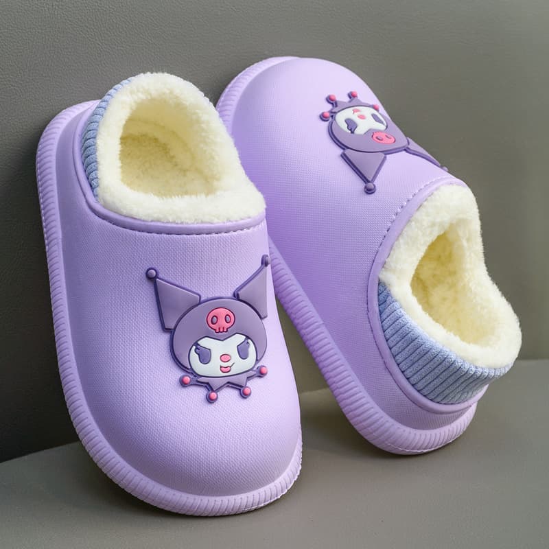New winter style cotton slippers for girls, cartoon design, fleece-lined, warm, suitable for indoor and outdoor wear, non-slip, waterproof, and made of cotton.