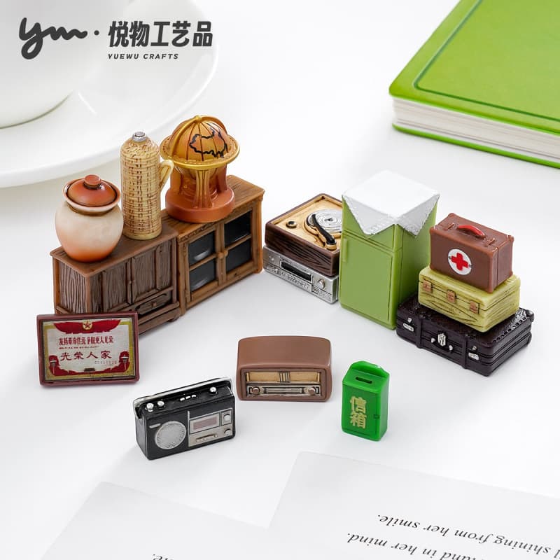 Creative retro radio, old suitcase, 80s furniture, baby house diy decorations, accessories, desktop small ornaments