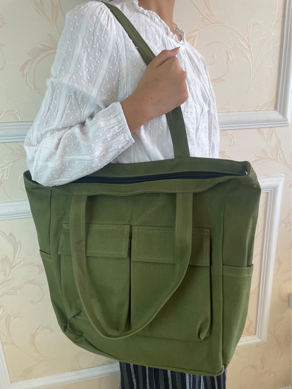 Foreign trade canvas bag large capacity portable shoulder bag men and women casual travel bag Korean version ins work style tote bag
