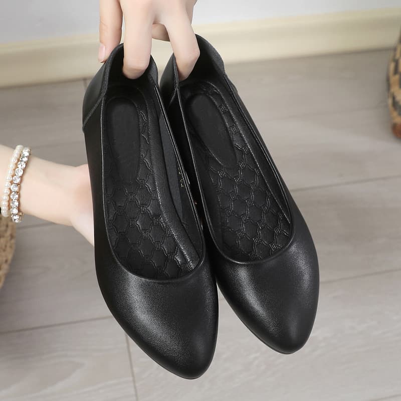 Spring and Summer Low Heel Work Shoes for Women, Middle-aged and Elderly Mothers, Hotel Soft Sole Leather Shoes, Office Professional Flats, Flight Attendant Shoes