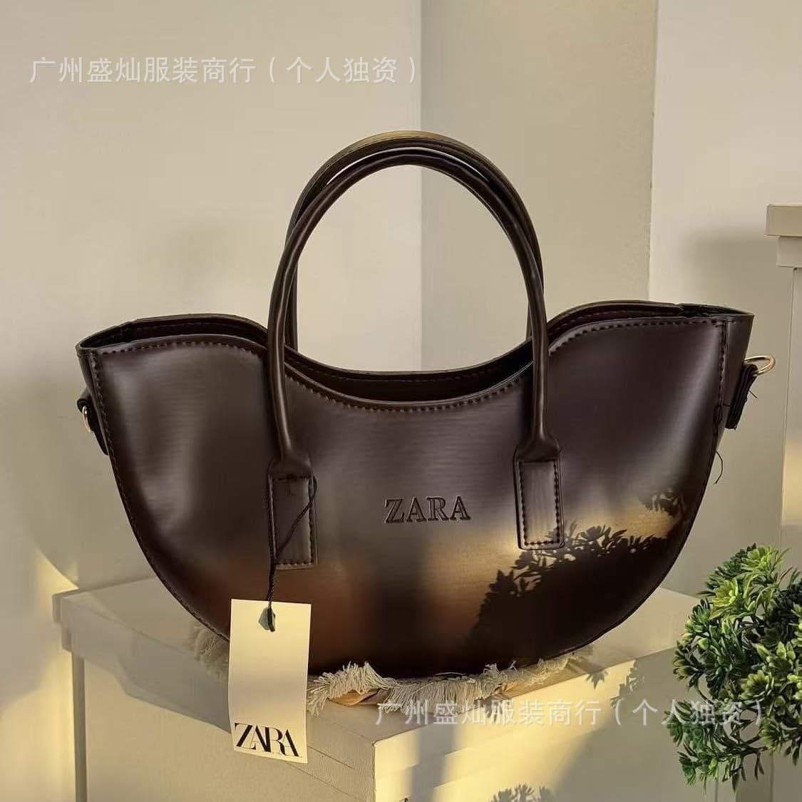 Wholesale Handbags: Wholesale of women's bags and fashionable handbags