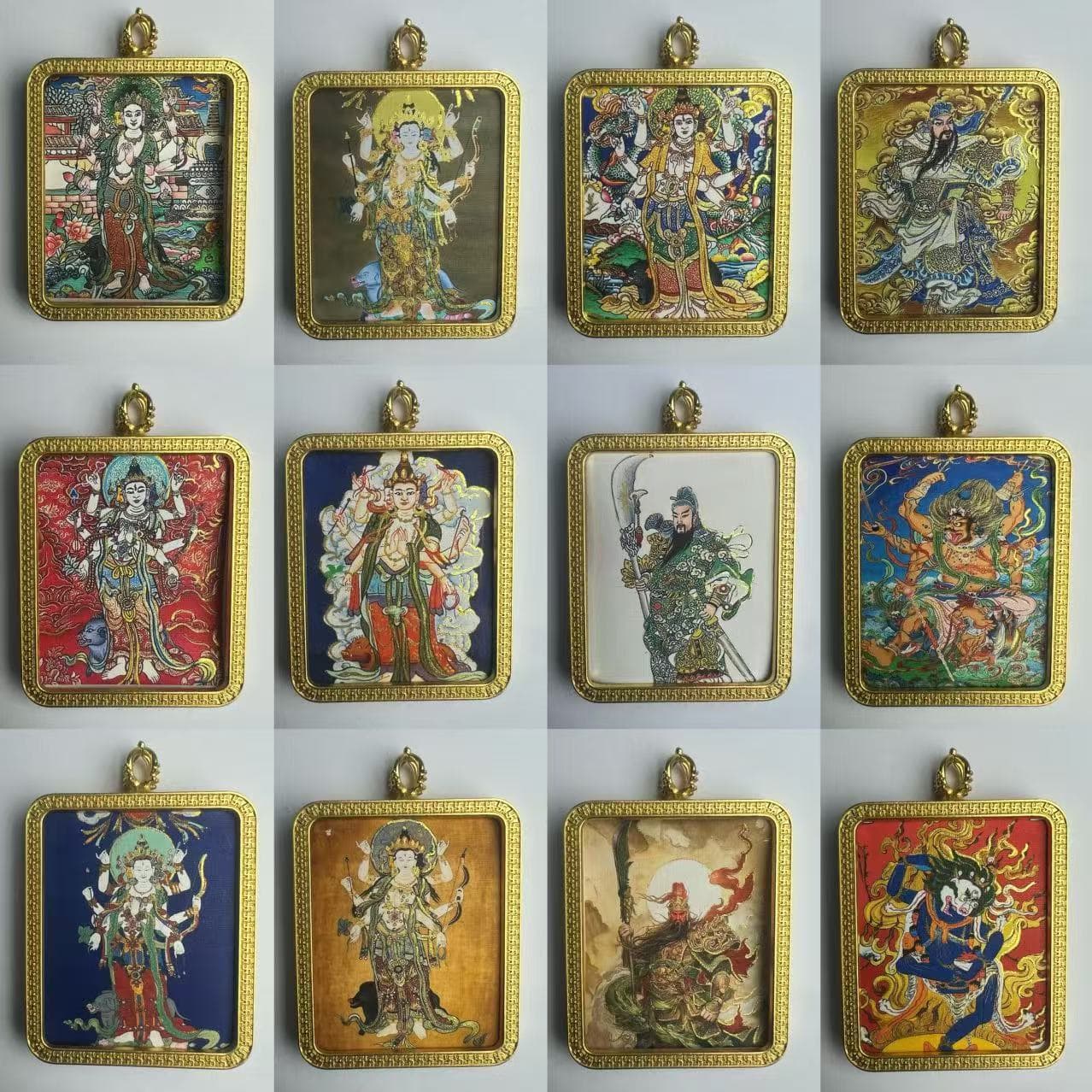 Hand-painted gold Tangka Moli Zhi Tianguan public relations feather lion face Buddha Mother Wutai Mountain new square pendant Buddha card hanging
