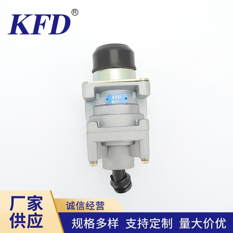 Truck Parts Brake Master Cylinder Foot Brake Valve MB4821 Delong Brake Master Cylinder Auto Parts