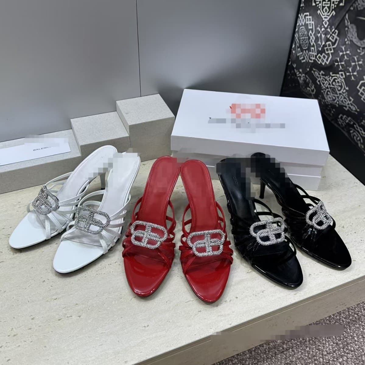 Spring and summer new style rhinestone buckle high-heeled sandals 2026 new round toe rhinestone fashion high-heeled sandals