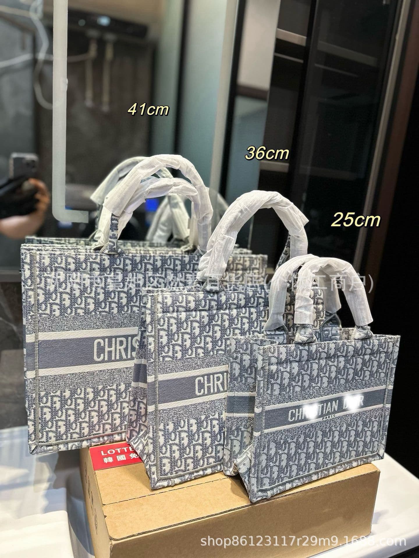 European and American Retro Book Tote Canvas Shopping Bag with Monogram Embroidery, Fashionable and Versatile Large Capacity Bags