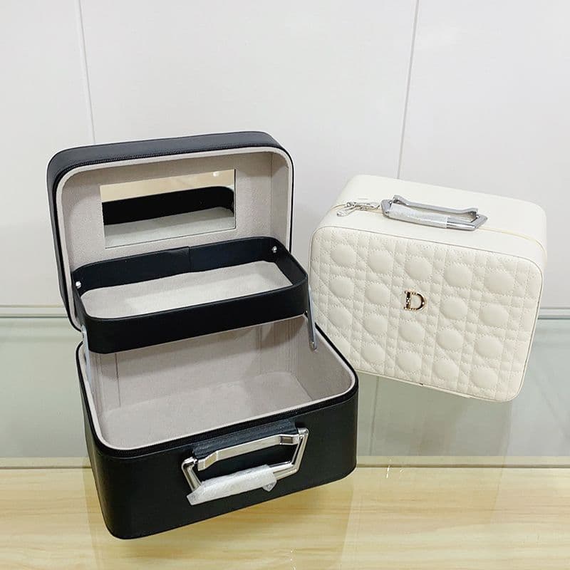 Large Capacity Makeup Bag New Portable Ins Style Niche High Aesthetic Fashion Cosmetic Organizer Box Case for Travel Dirt-Resistant