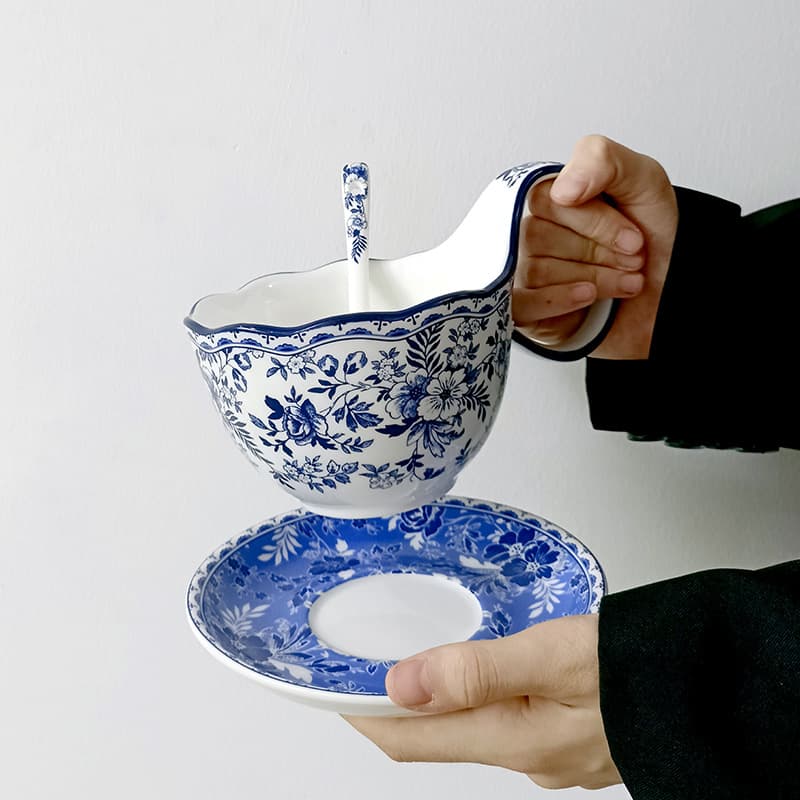 Ins Style Blue and White Floral Ceramic Handle Cup High Aesthetic French Blue and White Porcelain Retro Scalloped Edge Household with Handle Breakfast Bowl