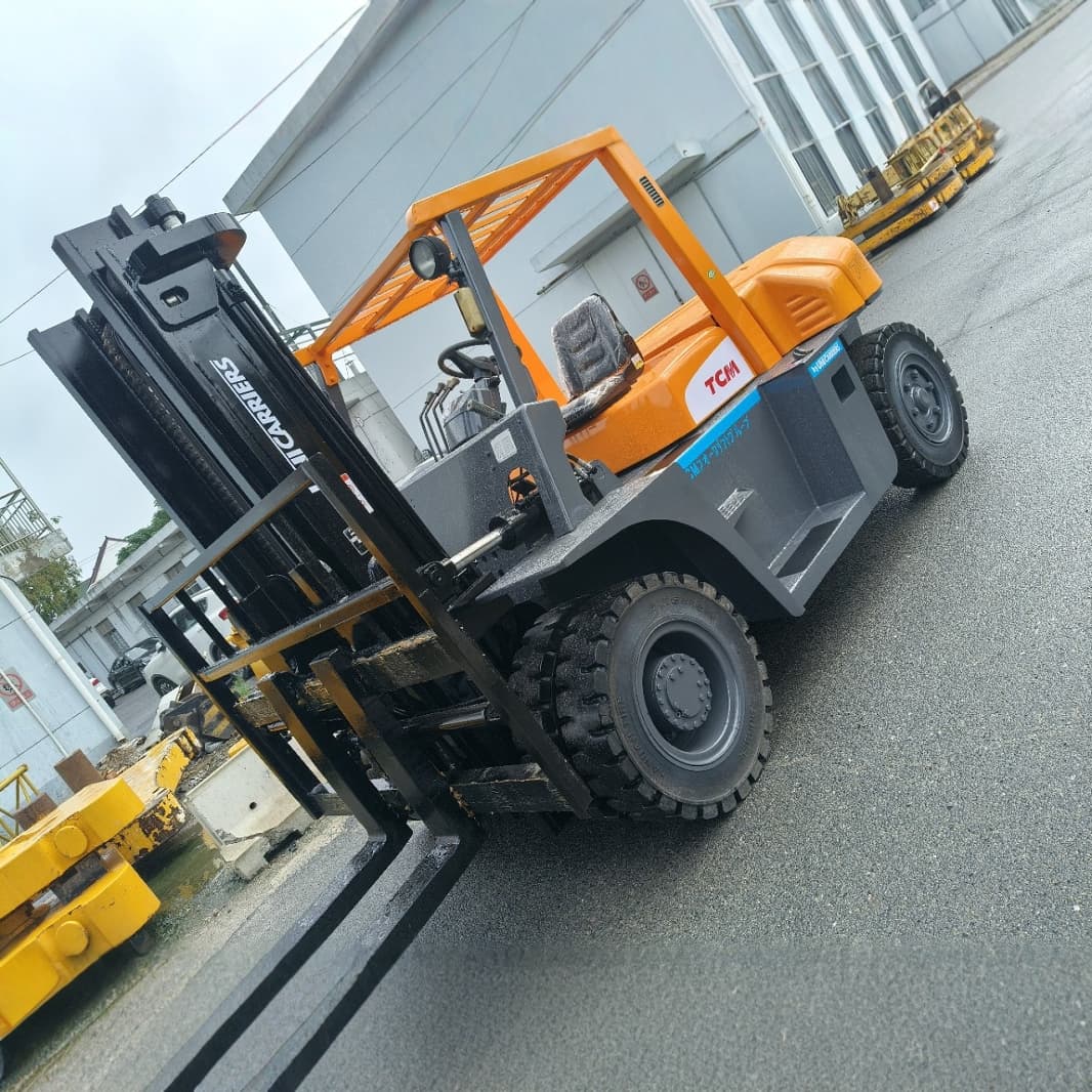 TCM 7-ton second-hand forklift, lifting height 3 meters, with side shift, used forklift available for transfer, low price including delivery