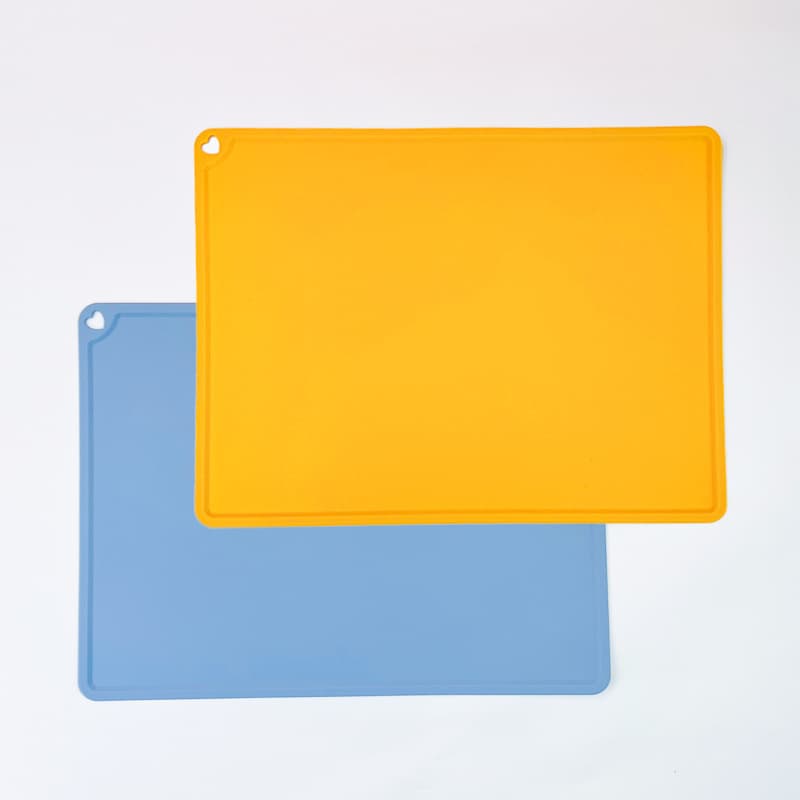 Best-selling Silicone Kids Placemat Heart-shaped Placemat Thickened Heat-resistant Easy to Clean Food-grade Silicone Child Heat Insulation Mat