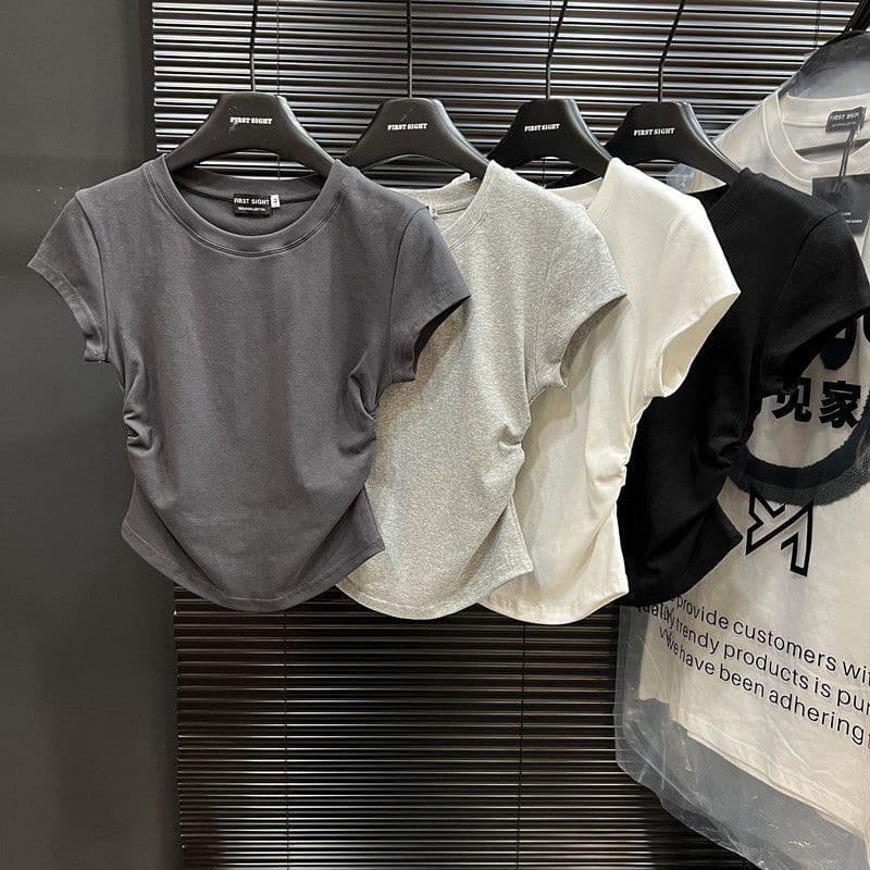 Pure and Sexy Fitted Short Sleeve T-Shirt for Women, Summer 2024 New with Pleated Design, Cropped Top