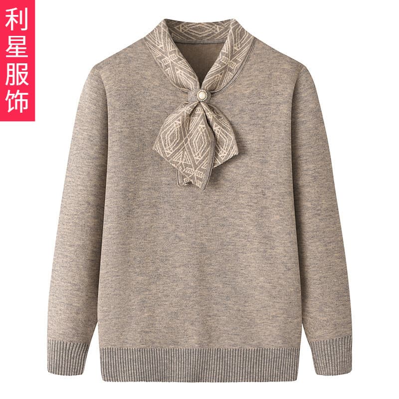 Middle-aged and elderly women's autumn/winter knit base layer, semi-high neck stylish fleece-lined thick mom's pullover sweater top.