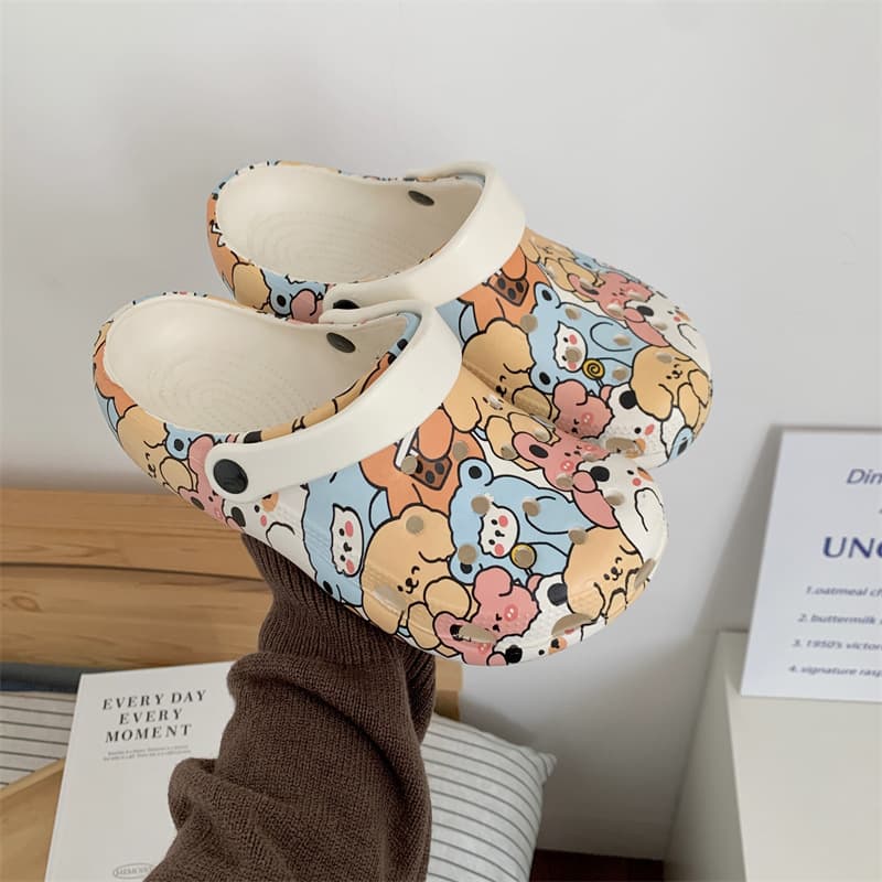 Women's Thick-Soled Summer Clog Sandals with Colorful Graffiti, Open-Toe Slides, Nurse Outdoor Beach Sandals, Fashionable Wear-Out Style