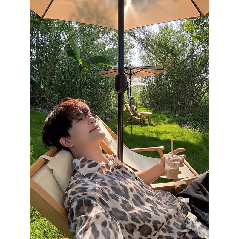 Lazy and Relaxed Style Leopard Print Short-Sleeved Shirt for Men, High-End and Cool Style, Ice Silk Half-Sleeved Shirt with a Stylish Design