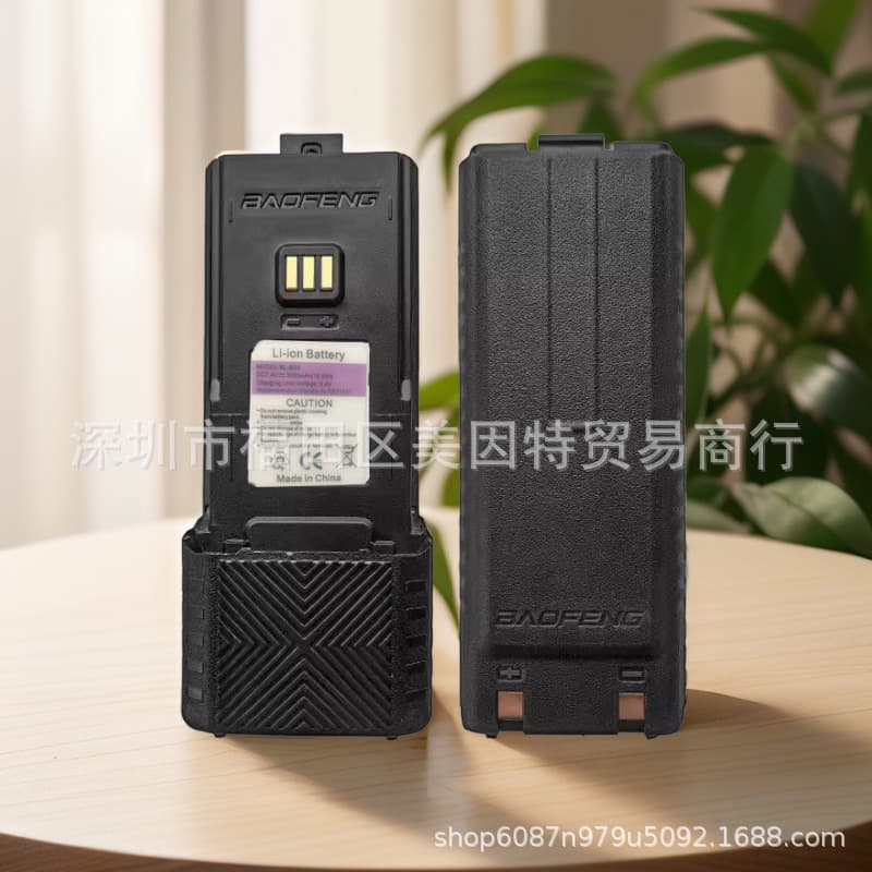 Baofeng walkie-talkie lithium batteries UV5RM5RH5RHPRO high capacity 3800MA extended TYPEC are available in stock.