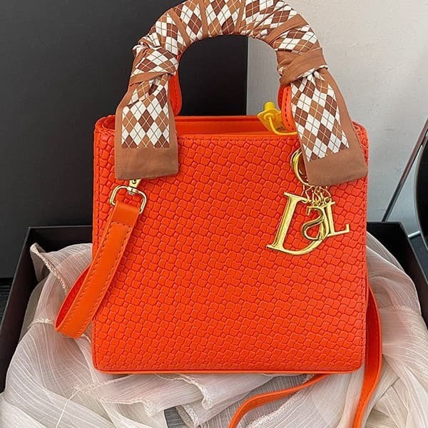 Trendy Woven Small Bag for Women Autumn Winter 2026 New Fashionable Shoulder Crossbody Bag Lady Handheld Lady Dior Style Bag