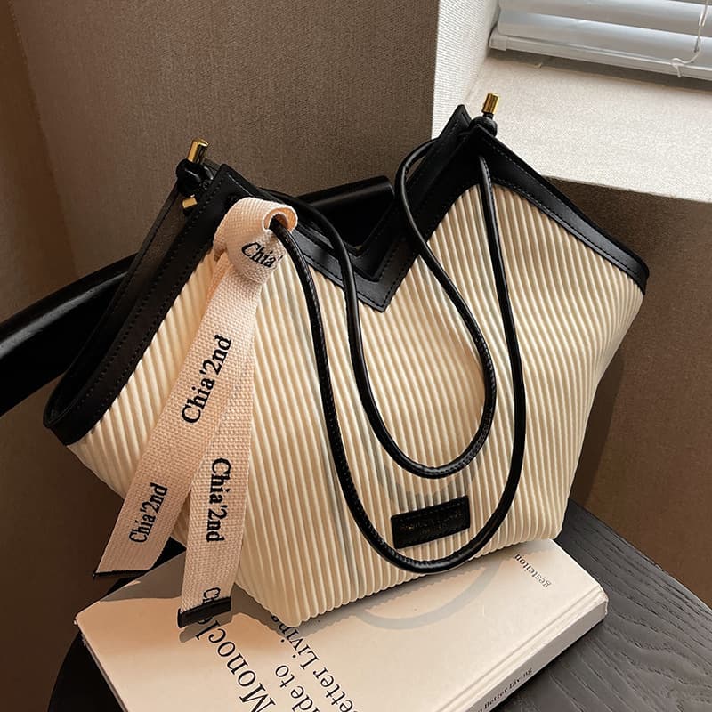Fashion Underarm Bag for Women 2024 New Arrival Korean Style Versatile Shoulder Bag Large Capacity Commuter Tote Bag Cross-border