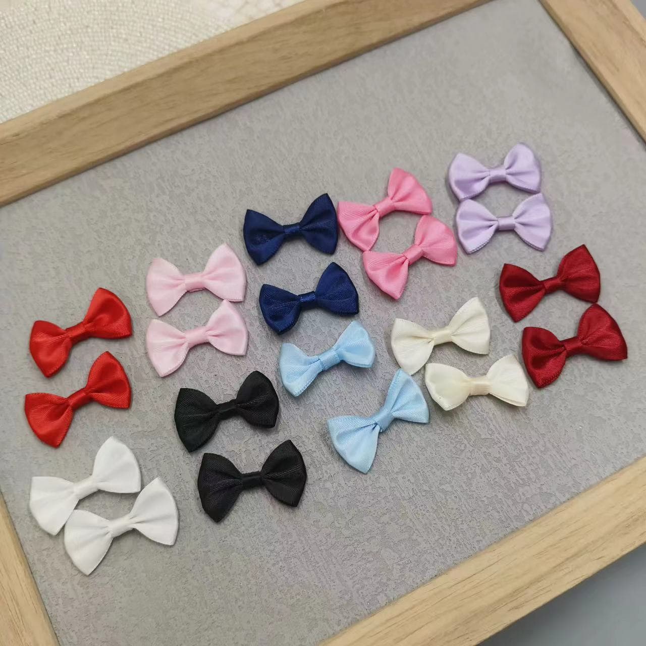 In-stock ribbons, small bows, clothing accessories, DIY clothing, shoes, hats, waistbands, and other semi-finished accessories.