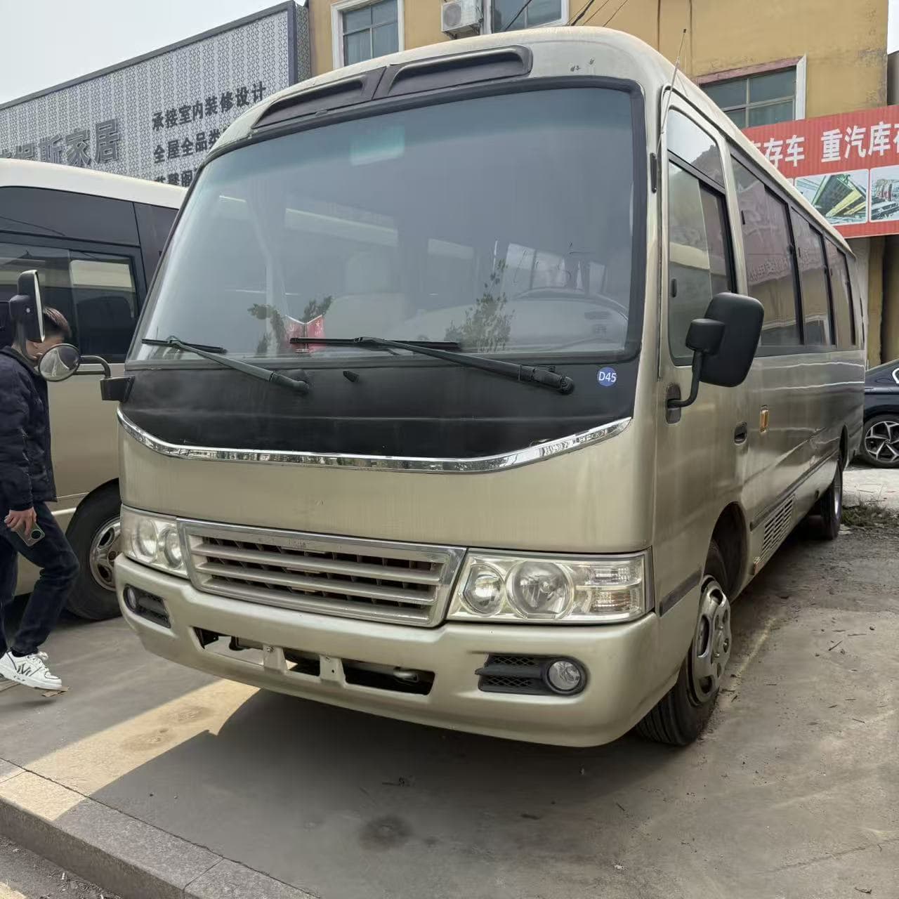 Cross-border export premium 13-23 seats, addable seats Coaster business vehicle medium bus medium luxury