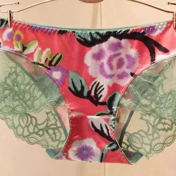 Clearance Sale on Oranfei Brand Sexy Lace Panties at Discounted Prices