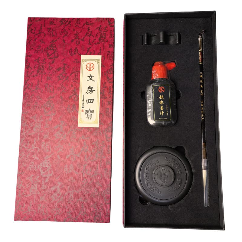 The manufacturer sells the four treasures of the study, calligraphy and painting set gift box containing pen, paper, inkstone and ink.