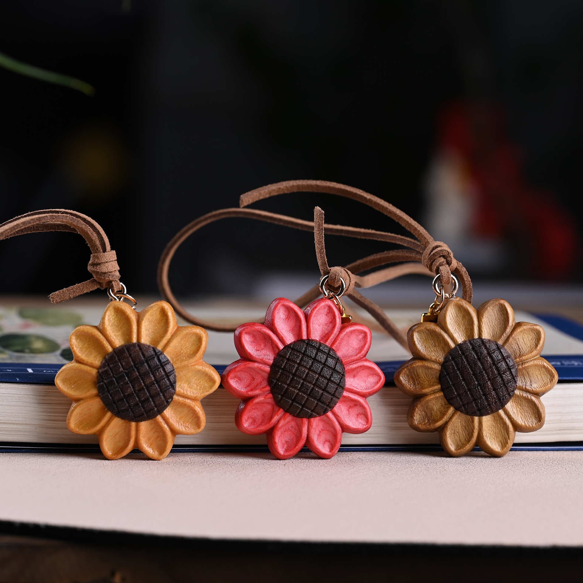 Golden Sandalwood Banana Sunflower Hanging Ornament Carved Bag Car Hanging Decoration Creative Wooden Craft Gift
