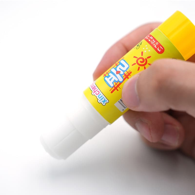 Xincheng Korean solid glue stick 15g high viscosity office supplies student adhesive 9g