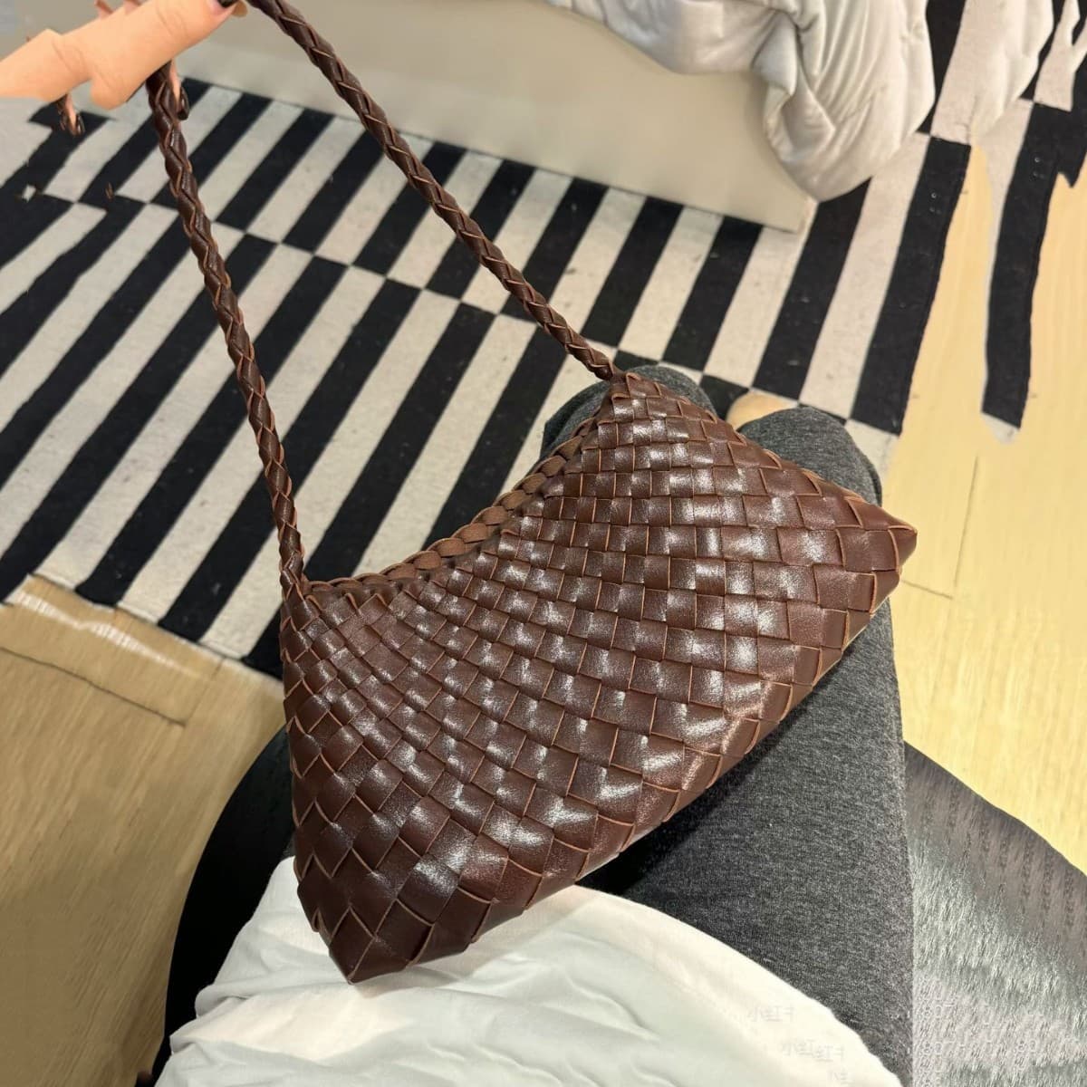 French Vintage Genuine Leather Handwoven Dumpling Bag for Women Premium Niche Vintage Armpit Bag Shoulder Handbag