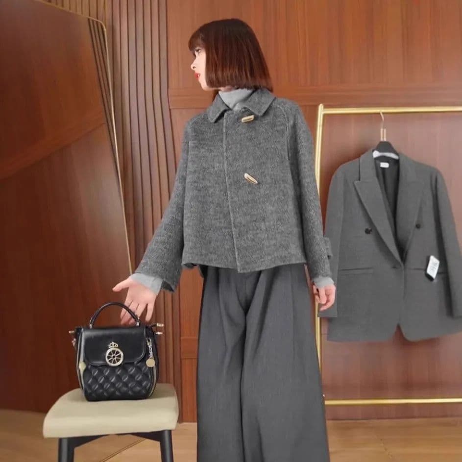Korean Style Petite Audrey Hepburn Style Grey Lapel Reversible Wool Horn Button Short Coat Women's Autumn/Winter 2024 New