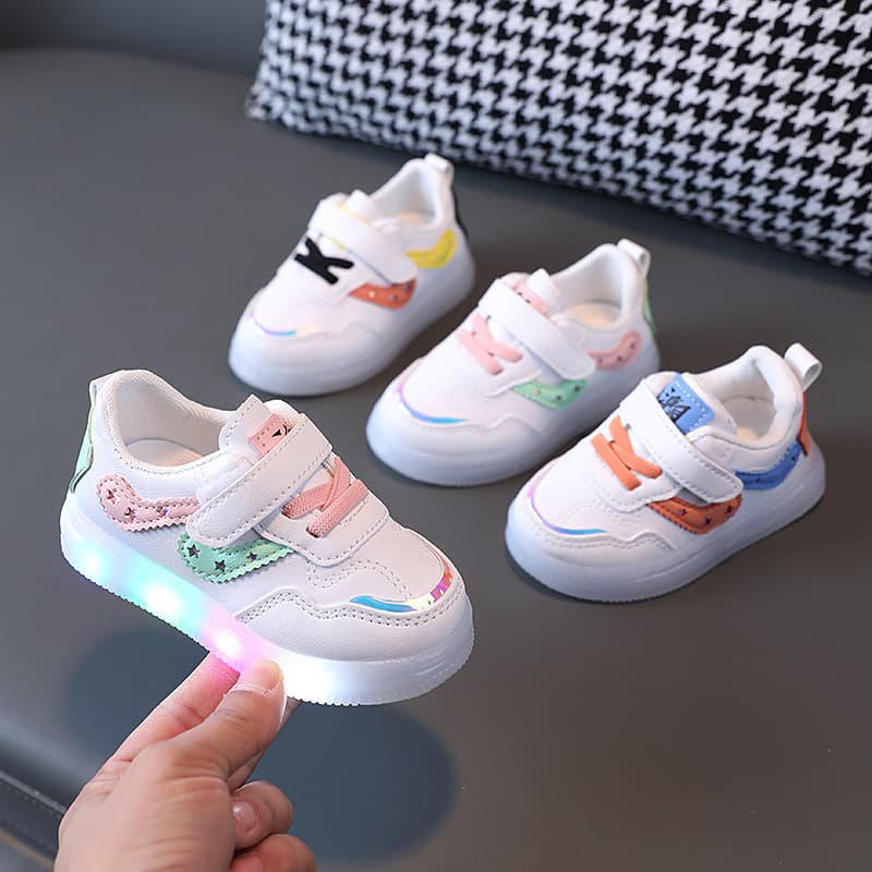 Spring/Autumn Children's LED Light-Up Skate Shoes Casual Sneakers for Boys and Girls Student White Shoes for Toddlers and Kids