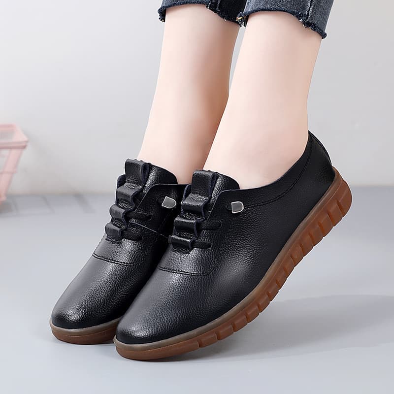 Flat mom shoes, 2024 autumn new style, rubber sole, soft and comfortable casual women's shoes, versatile slip-on style.