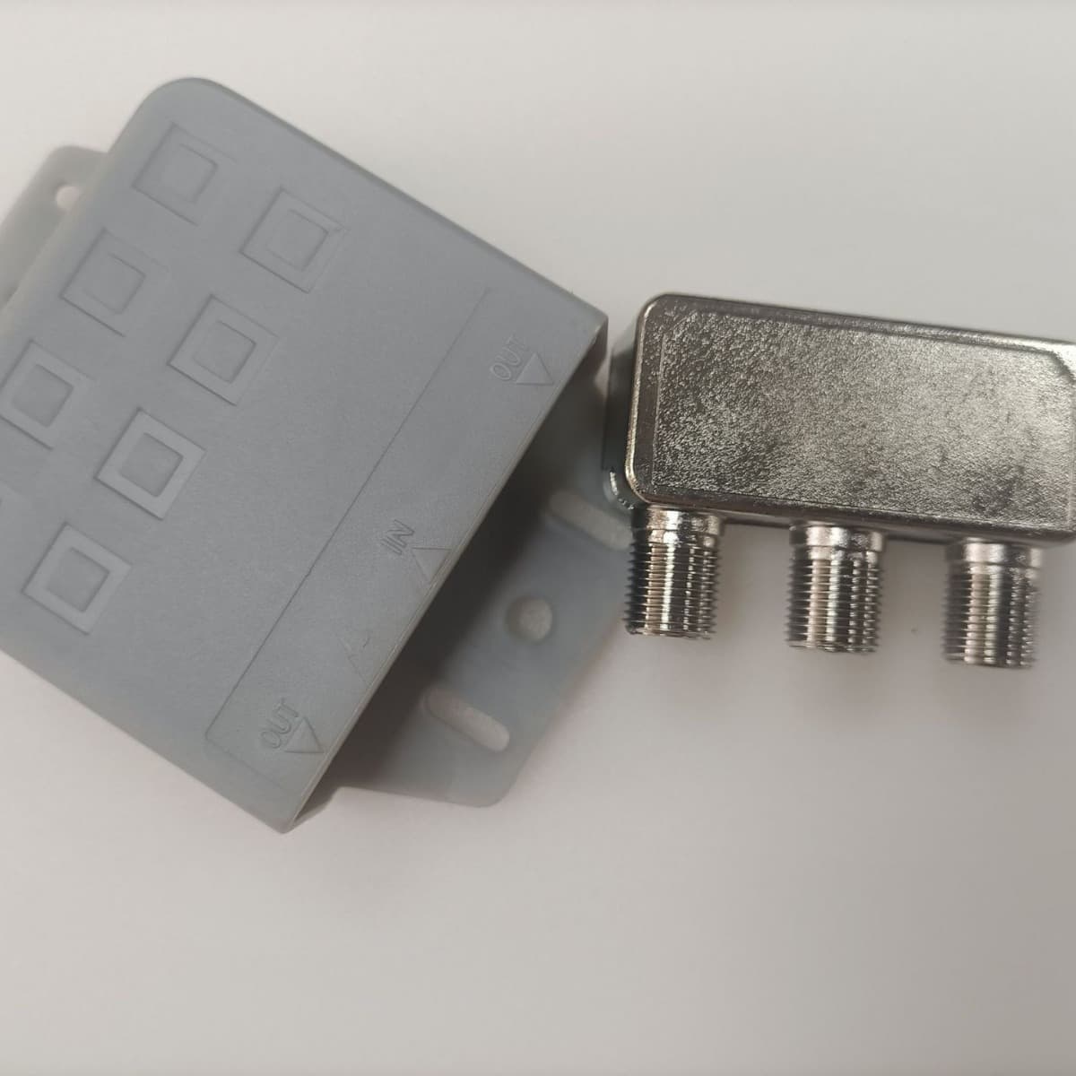 DiSEqC Switch 2.0 Version Signal Switching Switch 2-in-1-Out 2-to-1 Switch